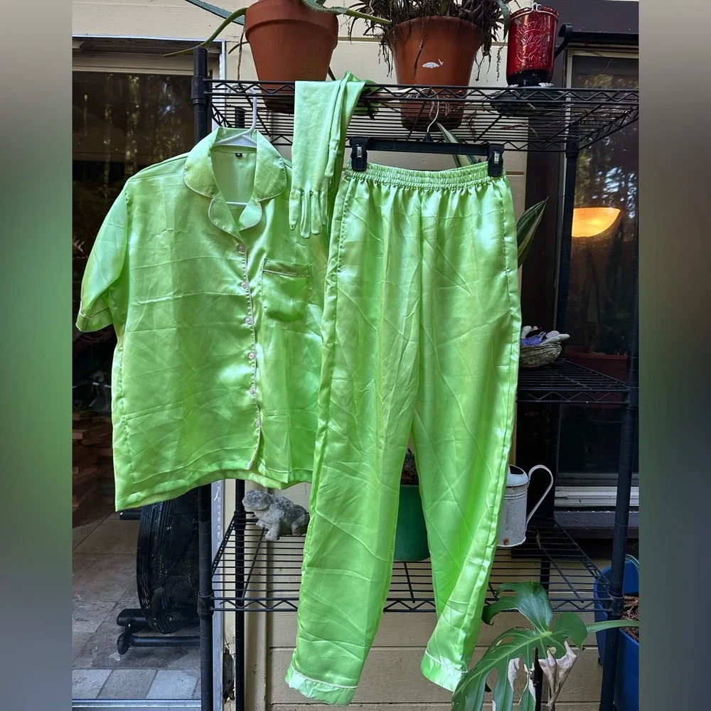 LIME GREEN SHINY Shimmer Pajama Set With Gloves Size Small Like New Pink Trim - Picture 2 of 11